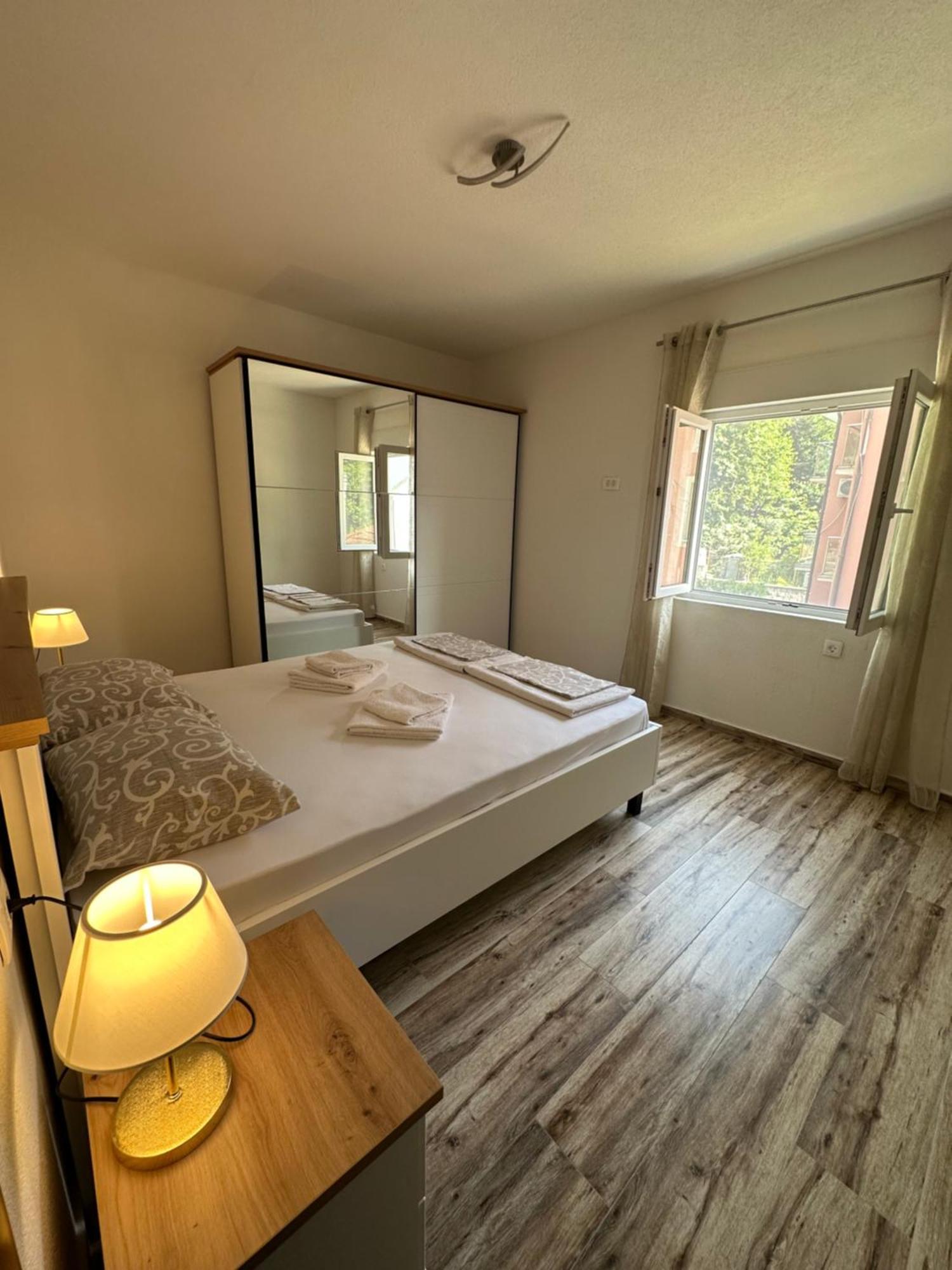 Sunny Apartment โกตอร์ ภายนอก รูปภาพ