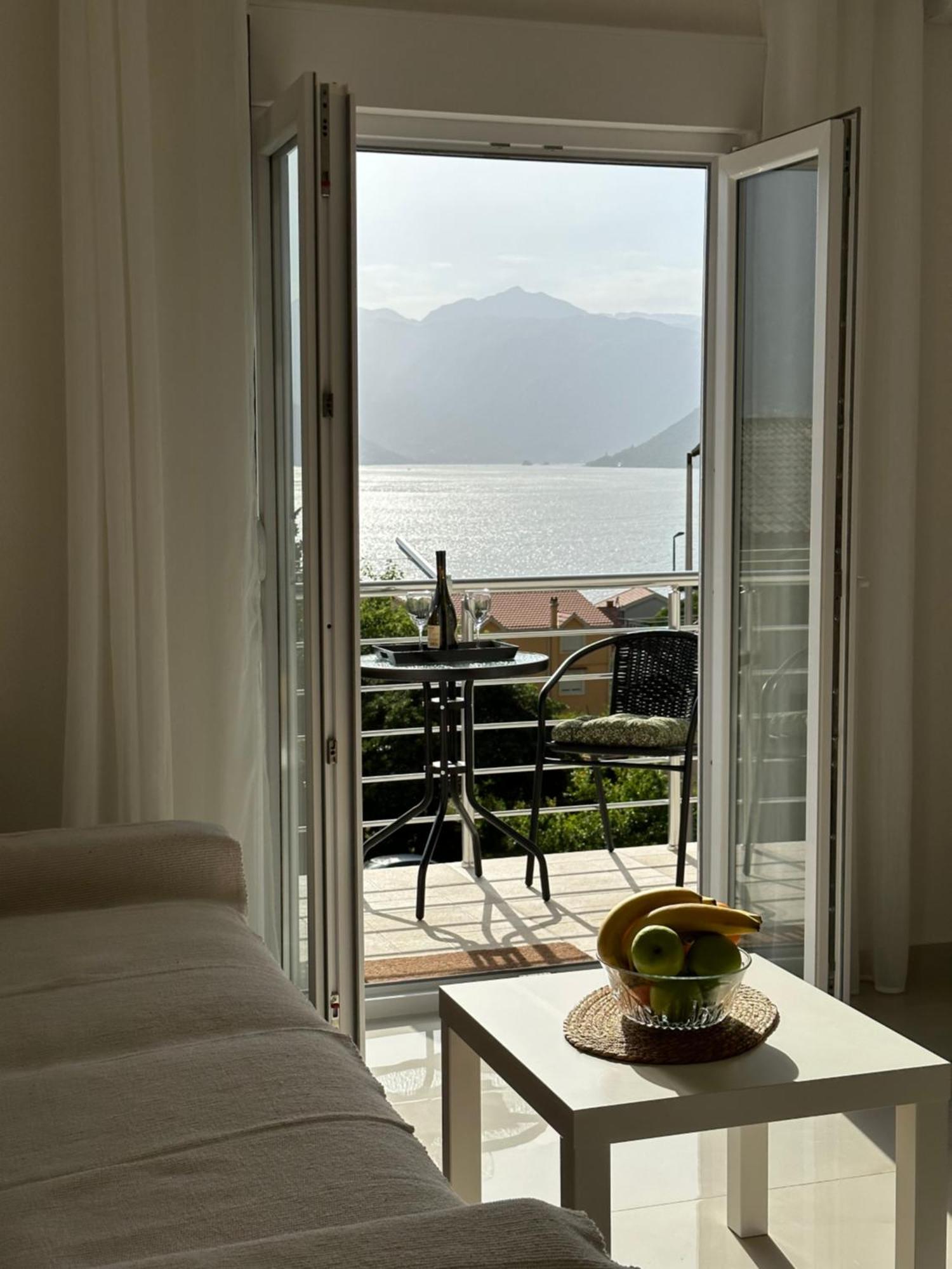 Sunny Apartment โกตอร์ ภายนอก รูปภาพ